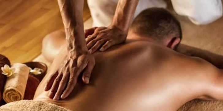 Perfektní relaxace: Masáž zad a šíje vč. prohřátí v termoobleku