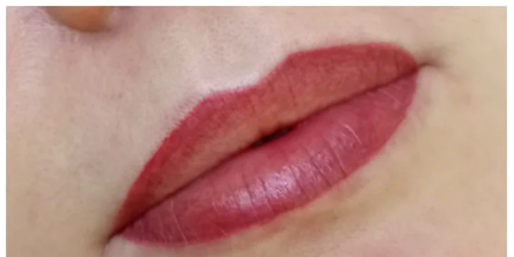 Permanentní make-up obočí, očních linek a rtů dle výběru