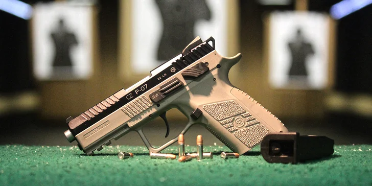 Nadupané střelecké balíčky pro 1–4 pistolníky: 3 nebo 6 zbraní s až 240 náboji