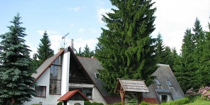 1326 Kč za pobyt pro 2 osoby s polopenzí na tři dny v hodnotě 2040 Kč
