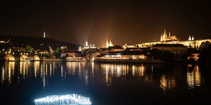 Postavme výtah pro seniory: vstupenky do divadla, kina, na koncerty i Signal