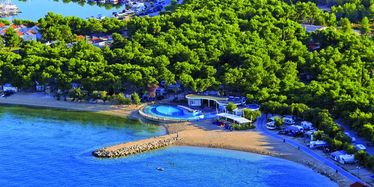 4* resort v chorvatském Šibeniku s aquaparkem a v blízkosti národních parků