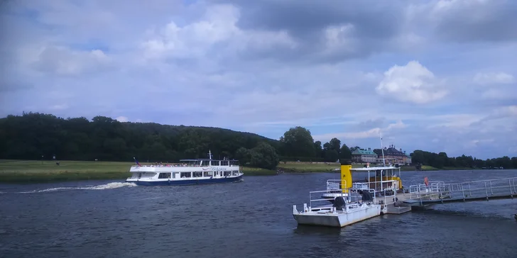 Vlakem na Popelčin zámek Moritzburg a plavba lodí do Pillnitzu v ceně