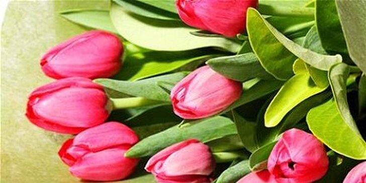 180 Kč za kytici 5 růží nebo 9 tulipánů s rozvozem zdarma