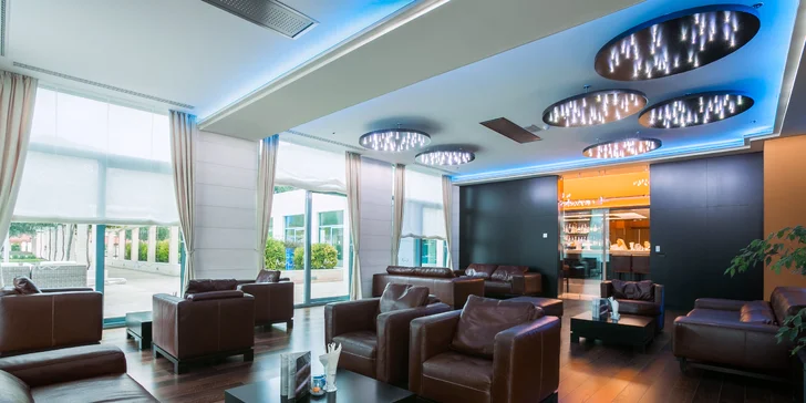 Luxusní dovolená v 5* resortu v zátoce přímo u pláže: polopenze, balkon, bazény