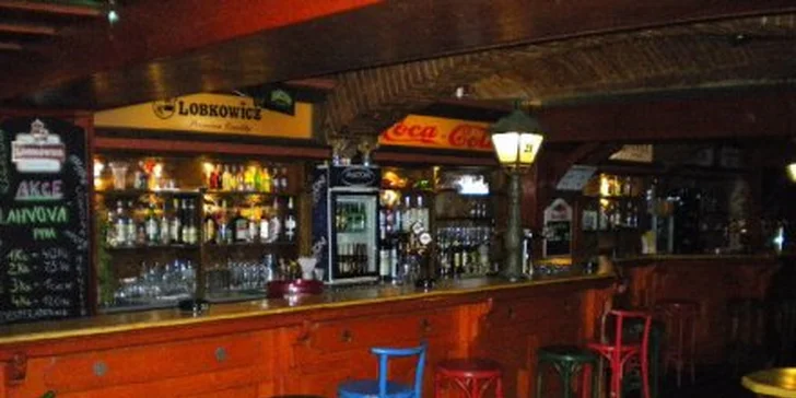 Vaše party proběhne v music clubu v přízemí.