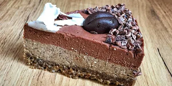 Mlsání bez starostí: veganské raw dorty či raw snickers plné kvalitních surovin