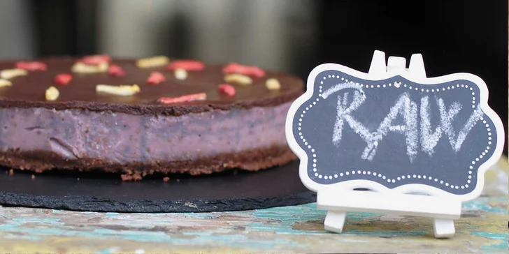 Mlsání bez starostí: veganské raw dorty či raw snickers plné kvalitních surovin