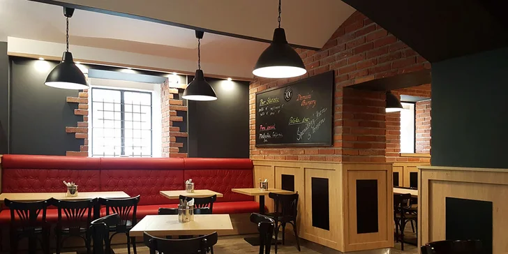 Burgerové menu od Toma s hranolky, nachos a pivem pro 1 nebo 2 osoby