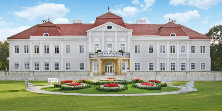 Pohádkový pobyt na zámečku se snídaní a wellness, jen 20 km od Bratislavy