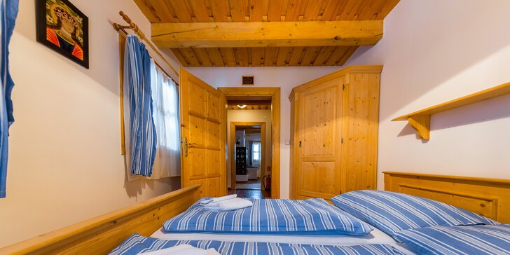 Tradiční ubytování v Beskydech: apartmány pro pár i rodinu, polopenze a vstup do bazénů