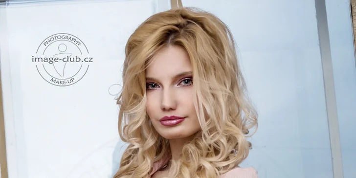 Ateliérové focení s líčením na Vinohradech: portrét, glamour, boudoir či akt