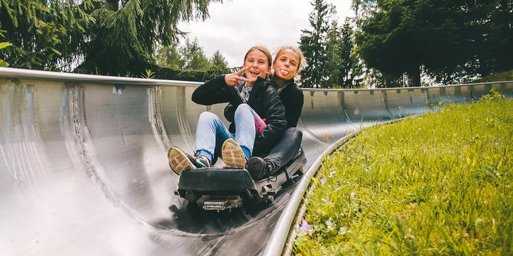 Ať vám to sviští: 10 sjezdů 1 km dlouhé bobové dráhy v Janově nad Nisou