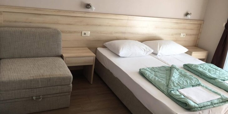 7 nocí s polopenzí na Makarské: nový hotel v bezprostřední blízkosti moře