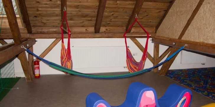 Bavte se celá rodina: 4 patra aktivit, lezecká síť i prolézací labyrint