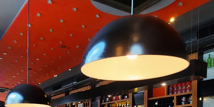  Těšte se na speciality české kuchyně, italské delikatesy i chuťovky k dobrému pití. 