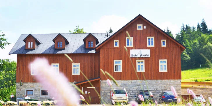 Luxusní pobyt v 4* hotelu uprostřed Jizerek: polopenze a privátní wellness