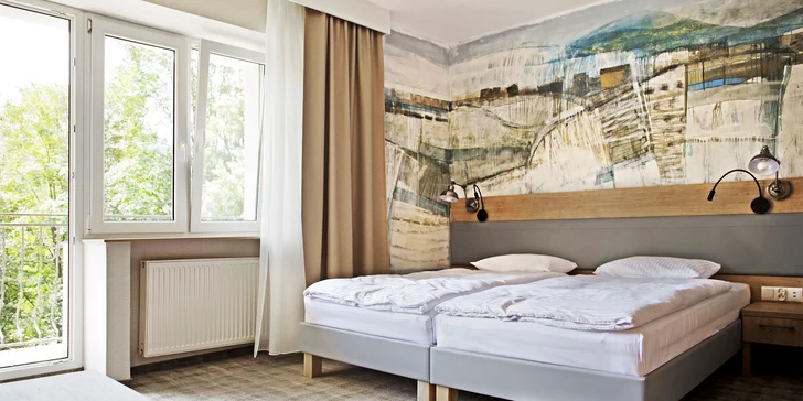 Pripravia vám dvojlôžkovú izbu alebo apartmán (na fotke izba Premium).