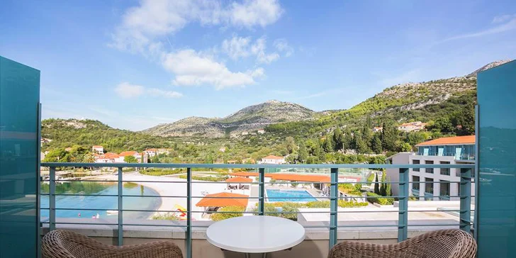 Luxusní dovolená v 5* resortu přímo u pláže: polopenze, balkon, bazény