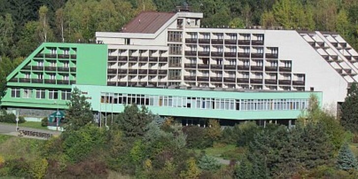 2.990 Kč za 6 dní v Beskydech v hotelu Petr Bezruč s polopenzí a bazénem