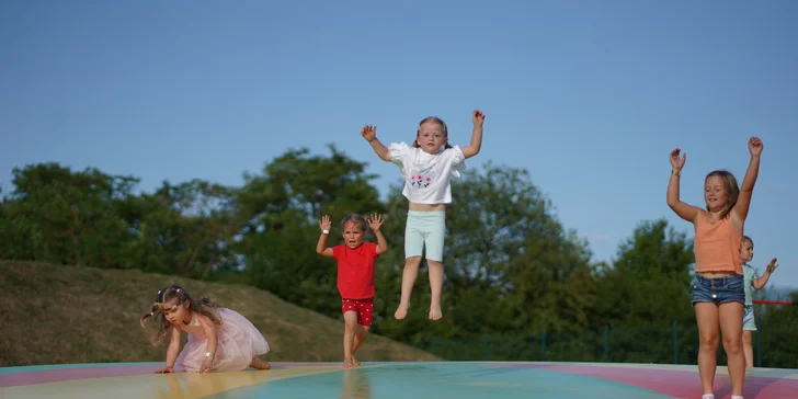Vyskúšajte maxi trampolíny