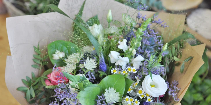 Individuální i skupinové kurzy floristiky: naučte se vázat krásné květiny