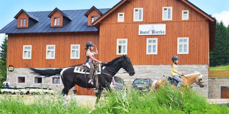 Luxusní pobyt v 4* hotelu uprostřed Jizerek: polopenze a privátní wellness