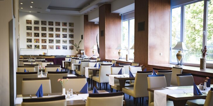 Karlovy Vary pro dva: elegantní 3* hotel se snídaní a vstupem do Alžbětiných lázní
