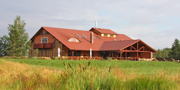 Odpočinek v golfovém resortu u Pardubic s privátní vířivkou a polopenzí