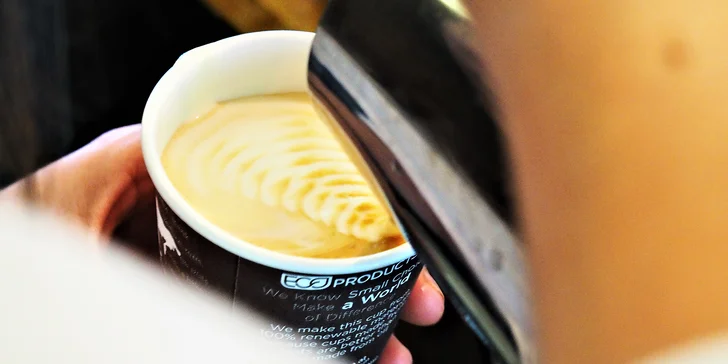Vzpruha pro cestu městem: espresso nebo sójové cappuccino s sebou