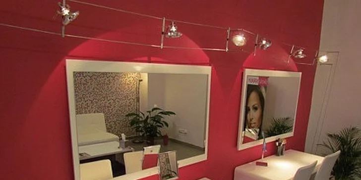 Dokonalý make-up pro 2 osoby ve škole KRÁSY