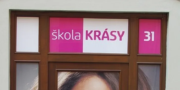 Dokonalý make-up pro 2 osoby ve škole KRÁSY