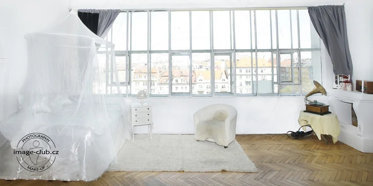 Ateliérové focení s líčením na Vinohradech: portrét, glamour, boudoir či akt