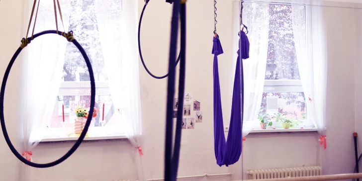 Protáhněte tělo: Lekce pole dance, aerial silks, aerial hoop a flexi dle výběru