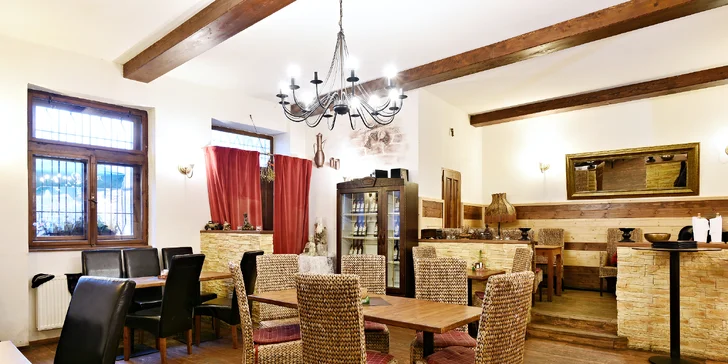 V restauraci podávají tradiční i moderní českou kuchyni.