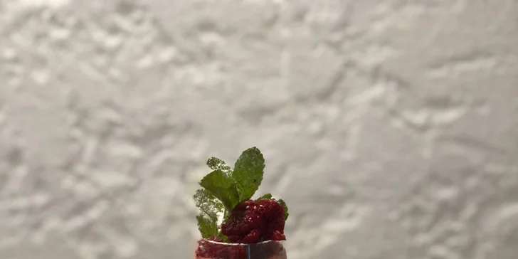 Míchaný koktejl podle výběru pro 1 i 2 os.: Piña colada, Aperol spritz i Tequila
