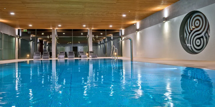 Večerní relaxace: 2 hodiny v moderním wellness centru pro 2 osoby