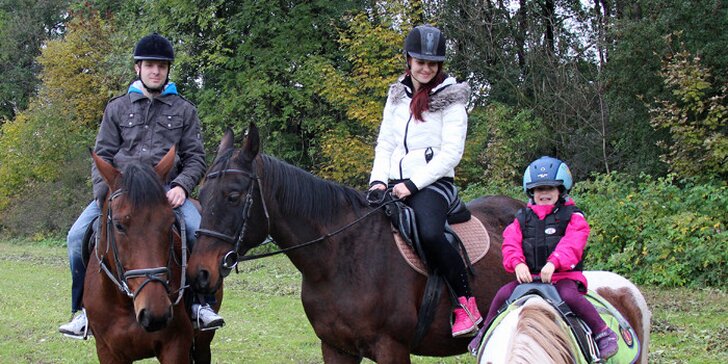 Zážitková vyjížďka na koni s jezdeckou školou Macek pro děti i dospělé