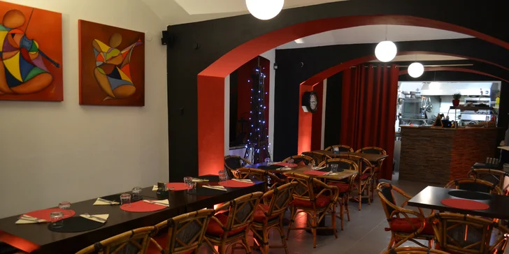 1–2 pizzy dle výběru, domácí limonáda i dezert v restauraci ve Vršovicích