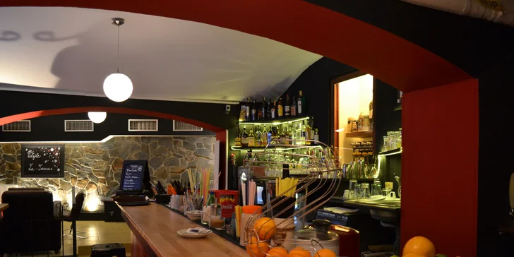 1–2 pizzy dle výběru, domácí limonáda i dezert v restauraci ve Vršovicích