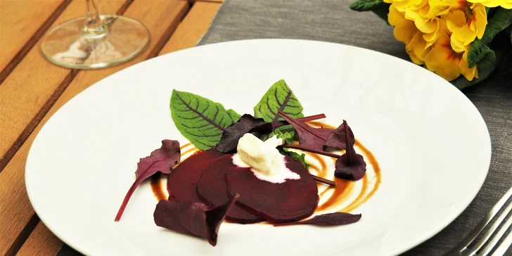 7chodové degustační menu pro dva: králičí hřbet, vepřová panenka i sorbet