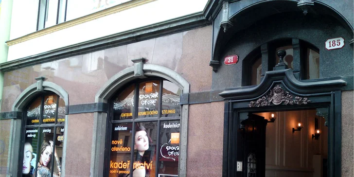 Permanentní make-up obočí nebo očních linek