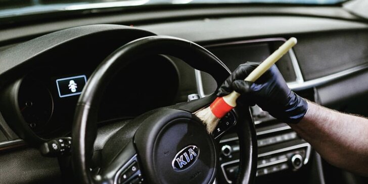 Ruční mytí automobilu: aktivní pěna, luxování, ochrana laku i provonění