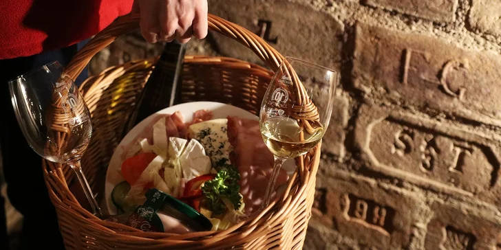 Zážitky v podzemním městě vína: prohlídka i piknik ve Valtickém Podzemí