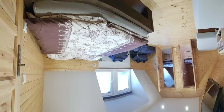 Moderní chata se saunou a vířivkou v Krušných horách pro partu nebo rodinu
