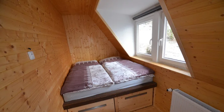 Moderní chata se saunou a vířivkou v Krušných horách pro partu nebo rodinu