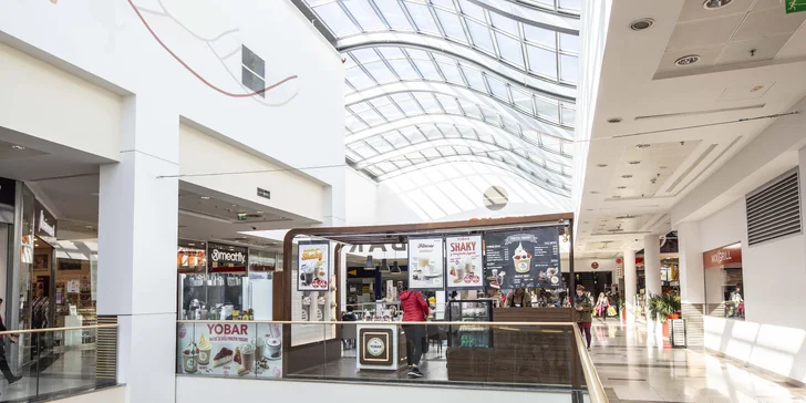Sladké osvěžení z Yobaru: ovocný koktejl s frozen yogurtem podle výběru pro 1 či 2 osoby