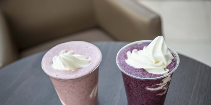 Osvěžení z Yobaru: ovocný koktejl s frozen yogurtem podle výběru pro 1 os.