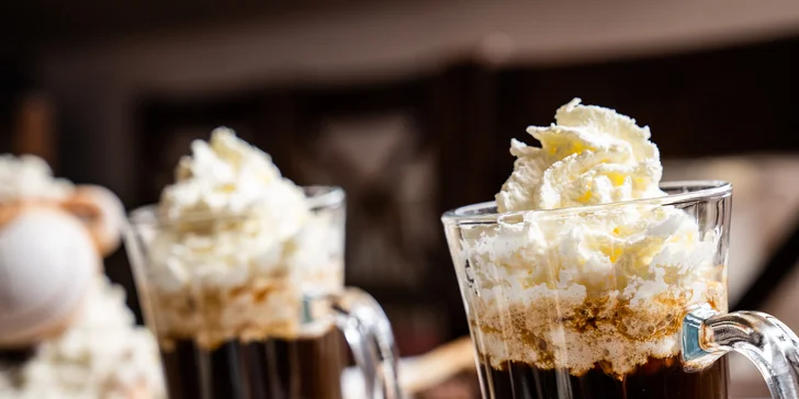 Velikonoční menu pro 2 osoby: králičí jatýrka a krůtí prsa se slaninou