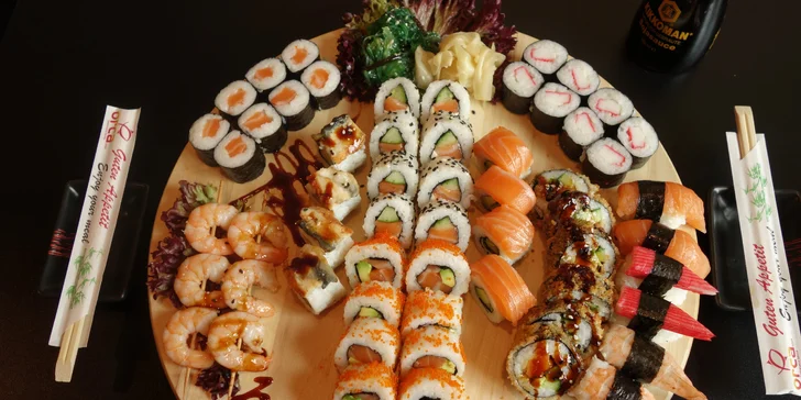 Jde se na sushi: sety s 30 až 66 ks s lososem, avokádem, úhořem i krevetami